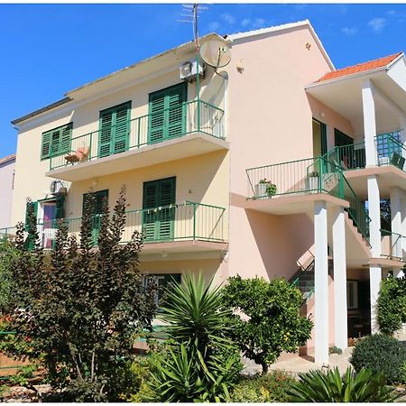 Apartments Lujo Primosten Exterior photo